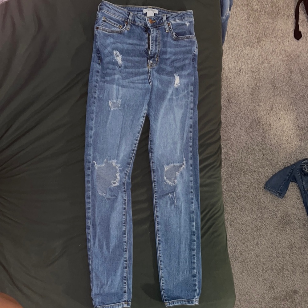 (Forever 21) Women’s Skinny Ripped Blue Jeans